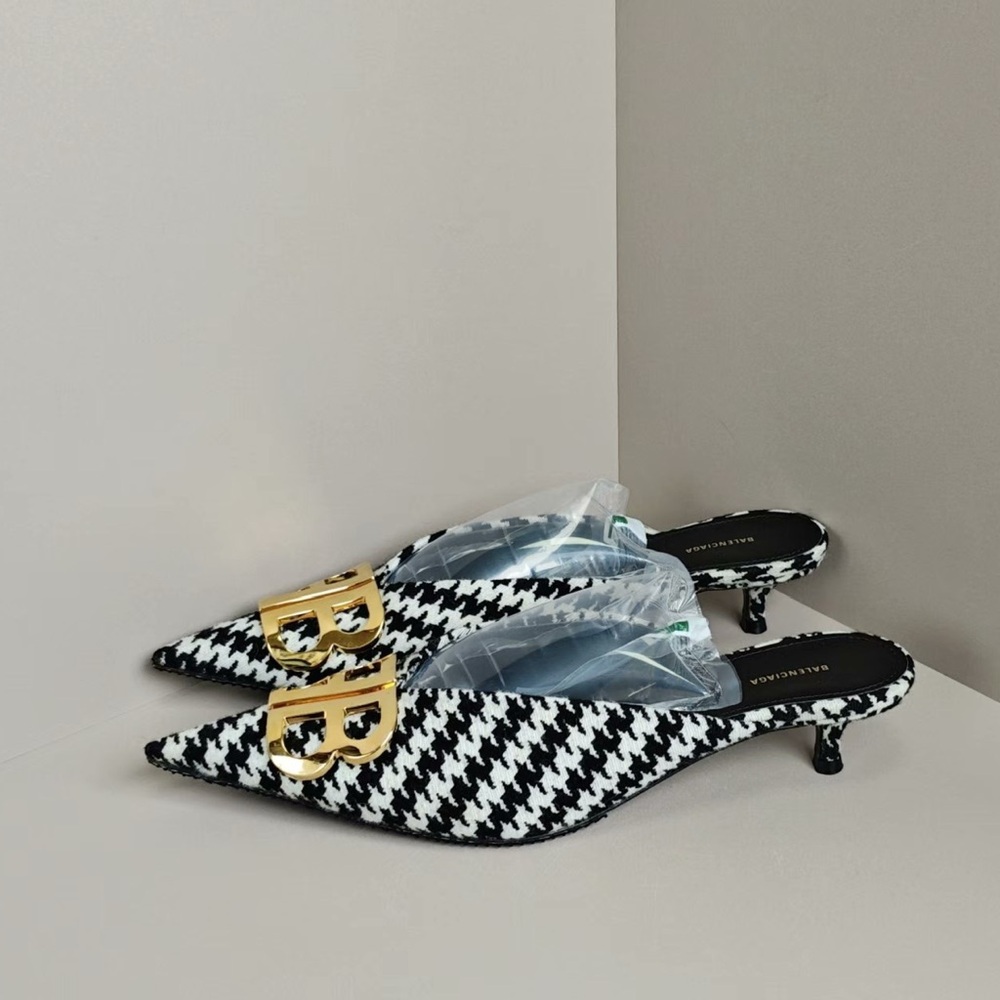 ❌sold❌Balenciaga Black and White Houndstooth Pointed Mule with Gold BB Accent